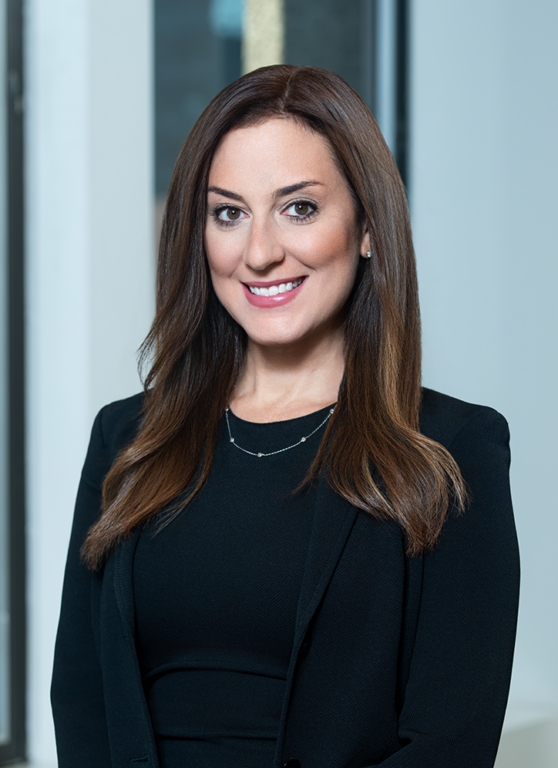 Becki Trayber Headshot